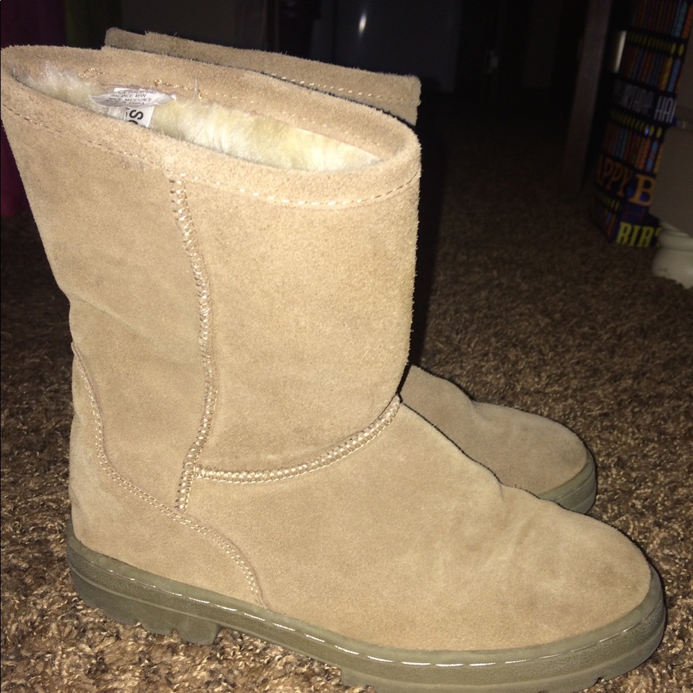 Size 4 tan boots